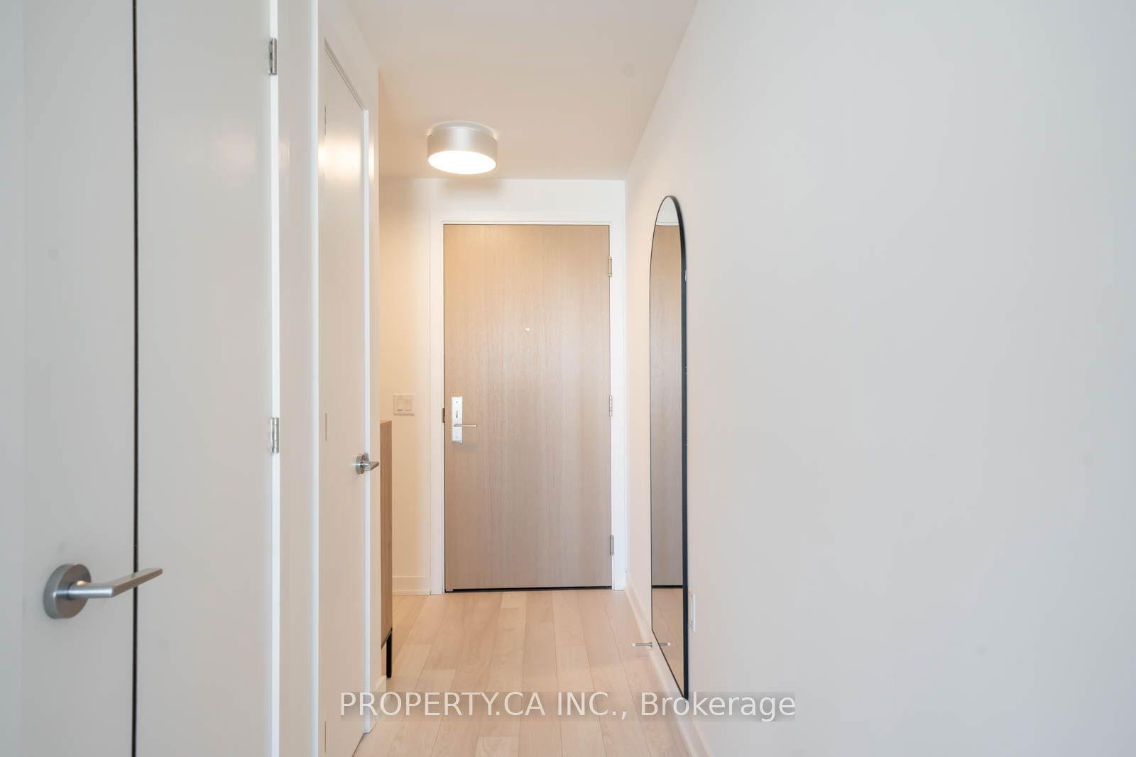 357 King St W, unit 4002 for rent