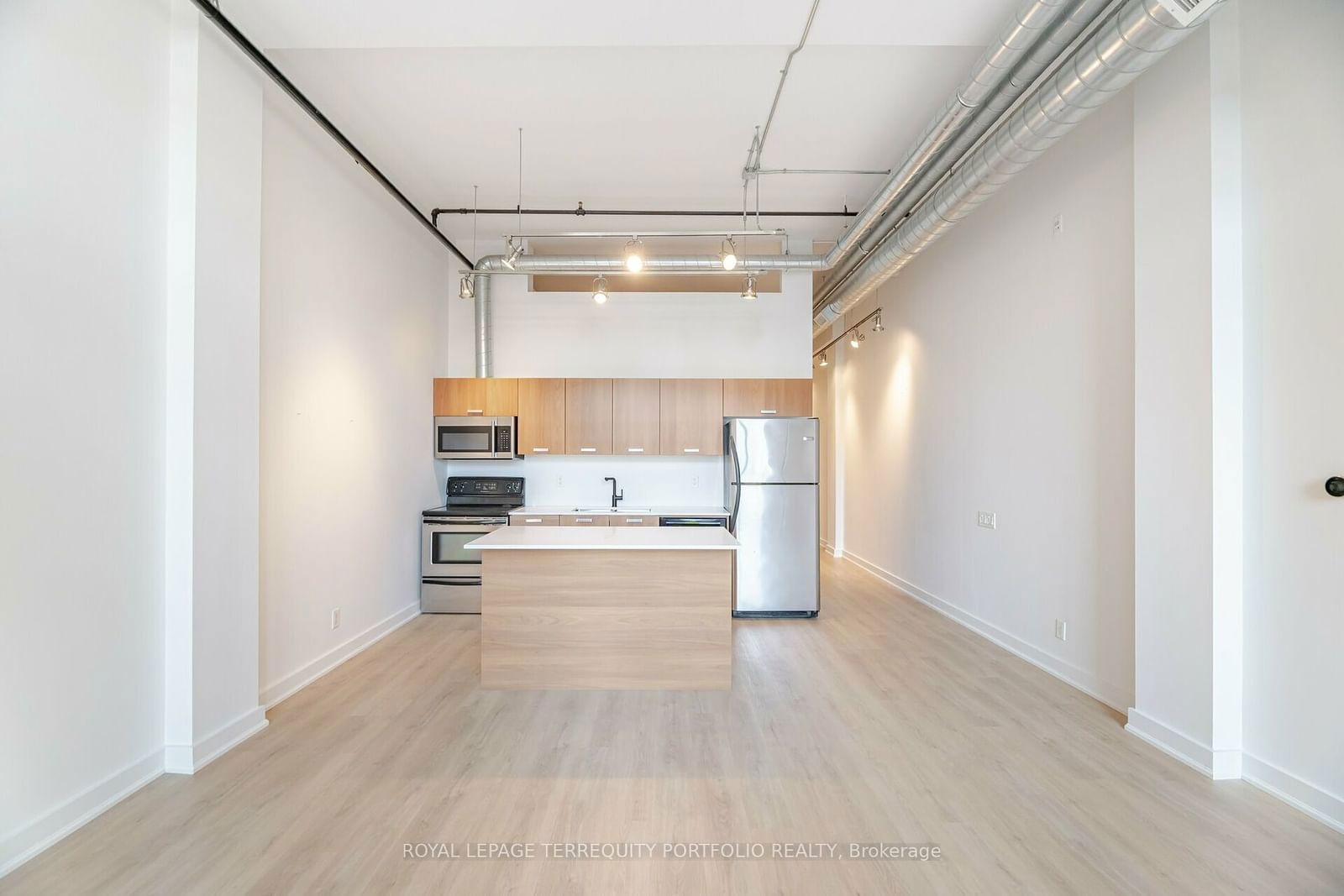 43 Hanna Ave, unit 325 for rent