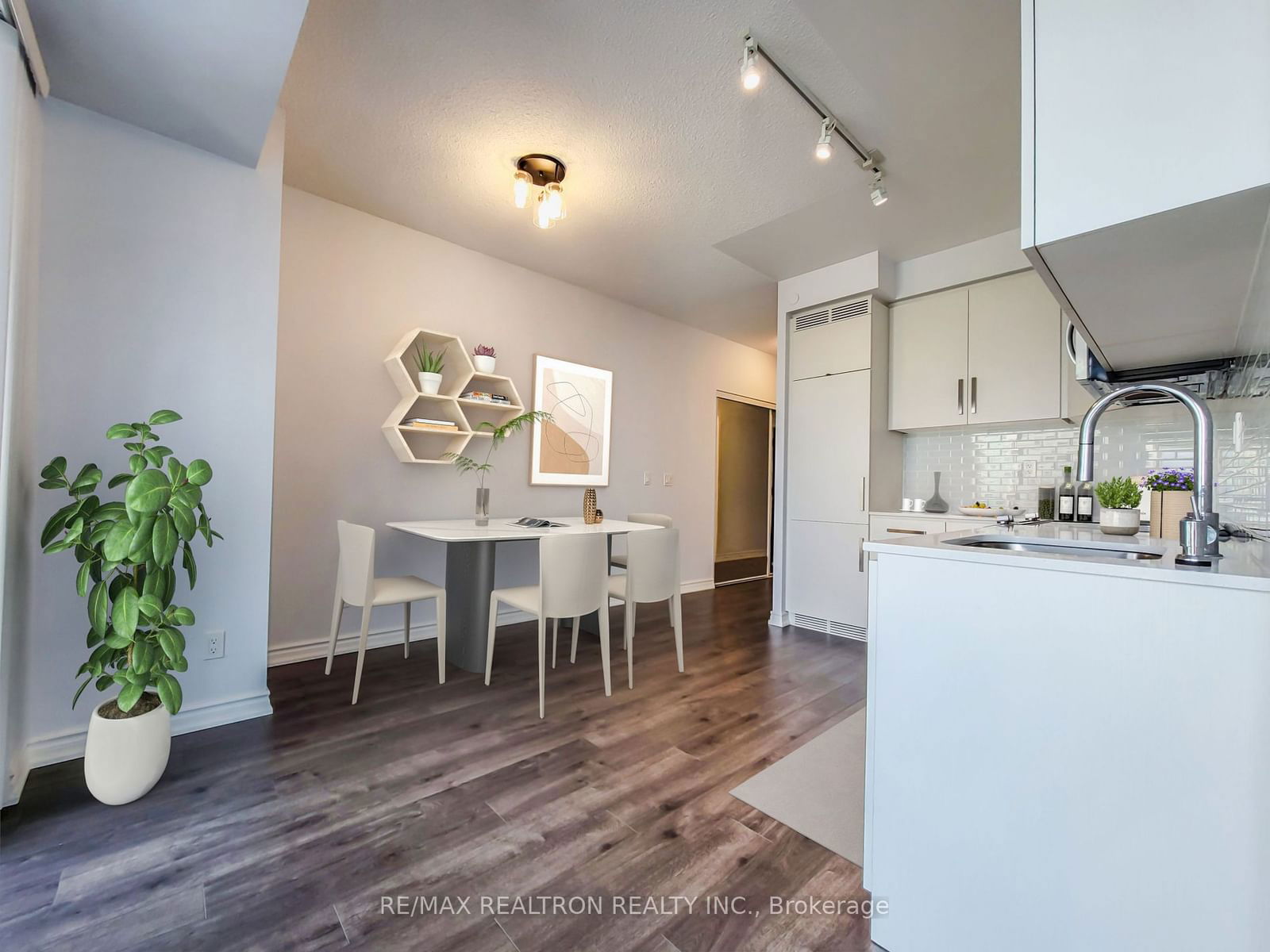 5180 Yonge St, unit 1005 for sale