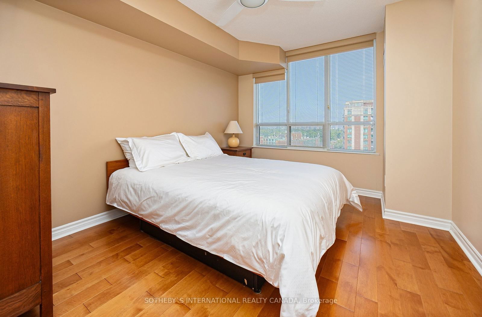 253 Merton St, unit 1205 for sale