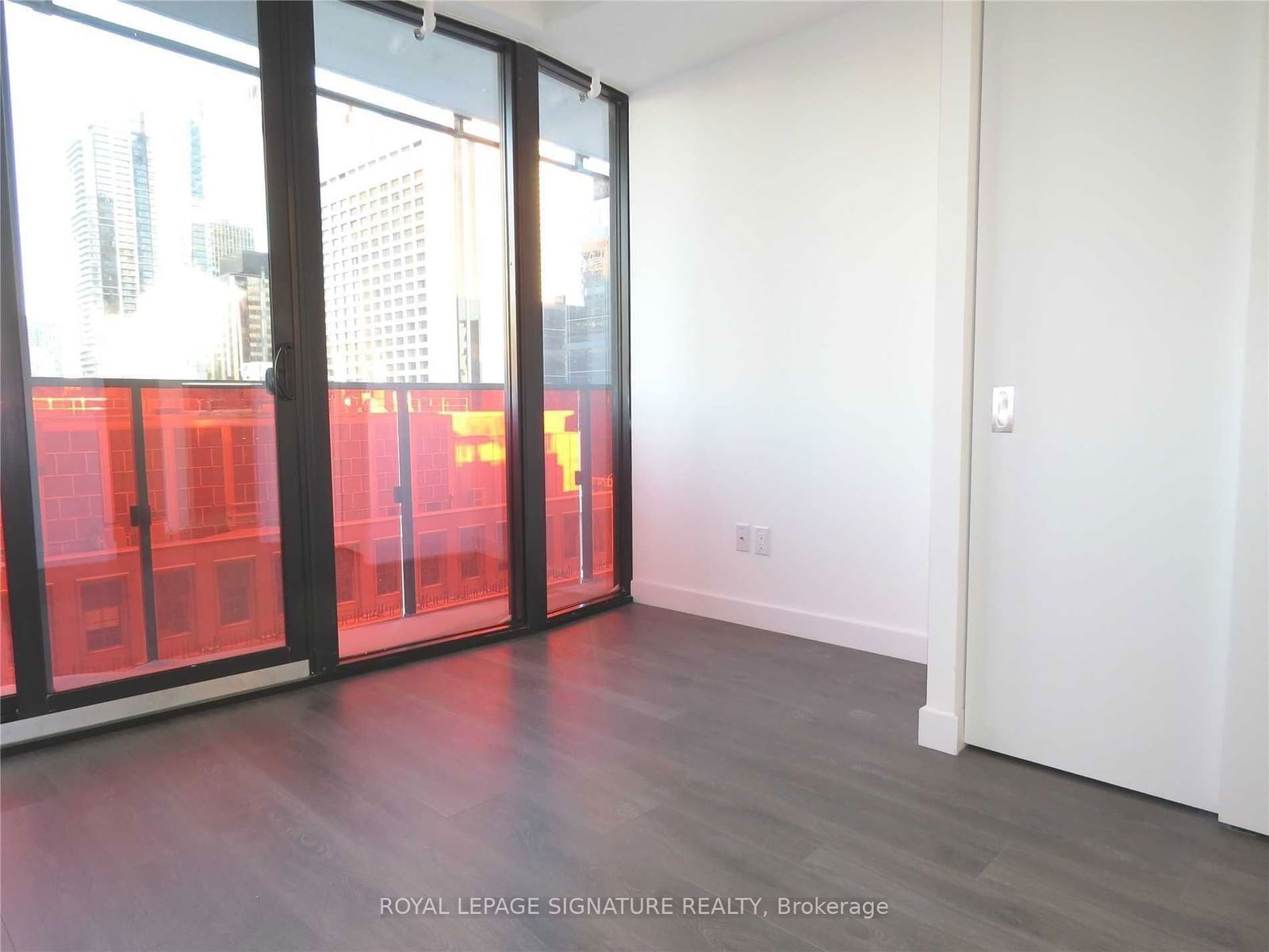 215 Queen St W, unit 1311 for rent