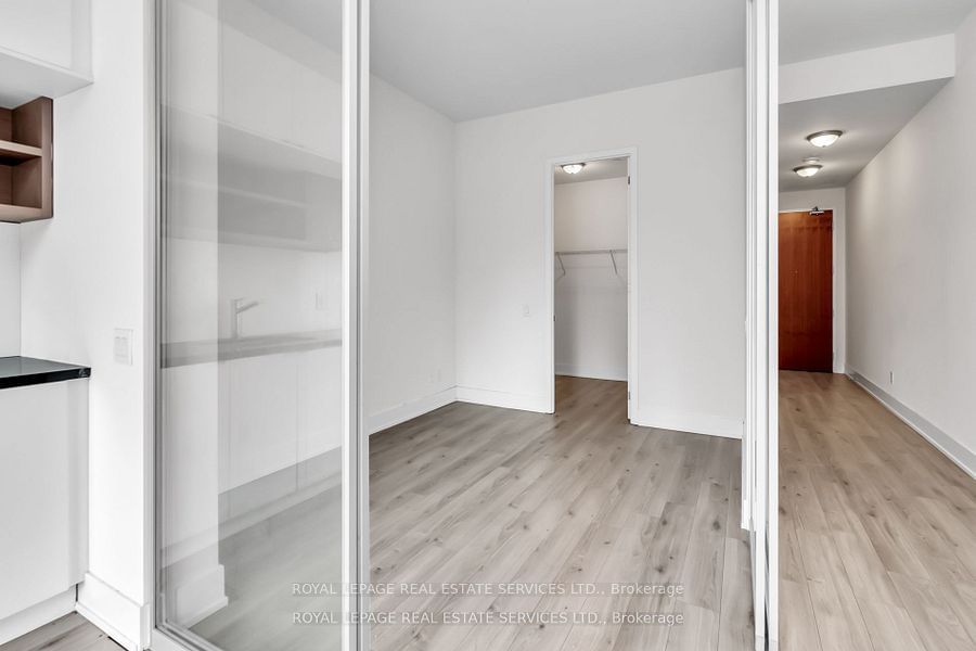 111 St Clair Ave W, unit 326 for rent