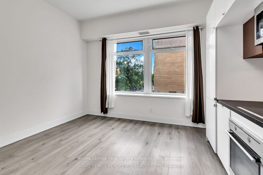 111 St Clair Ave W, unit 326 for rent