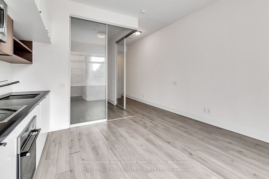 111 St Clair Ave W, unit 326 for rent