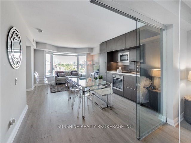 155 Yorkville Ave, unit 1518 for sale