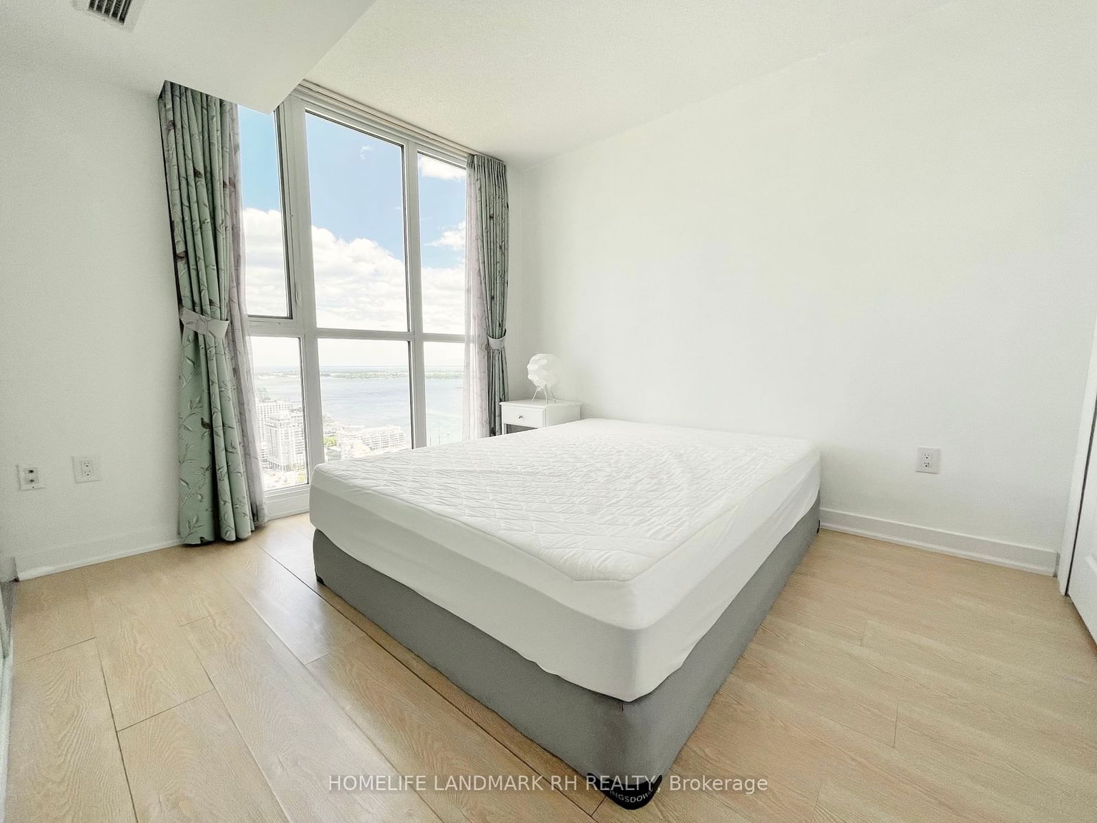 75 Queens Wharf Rd, unit 4203 for rent