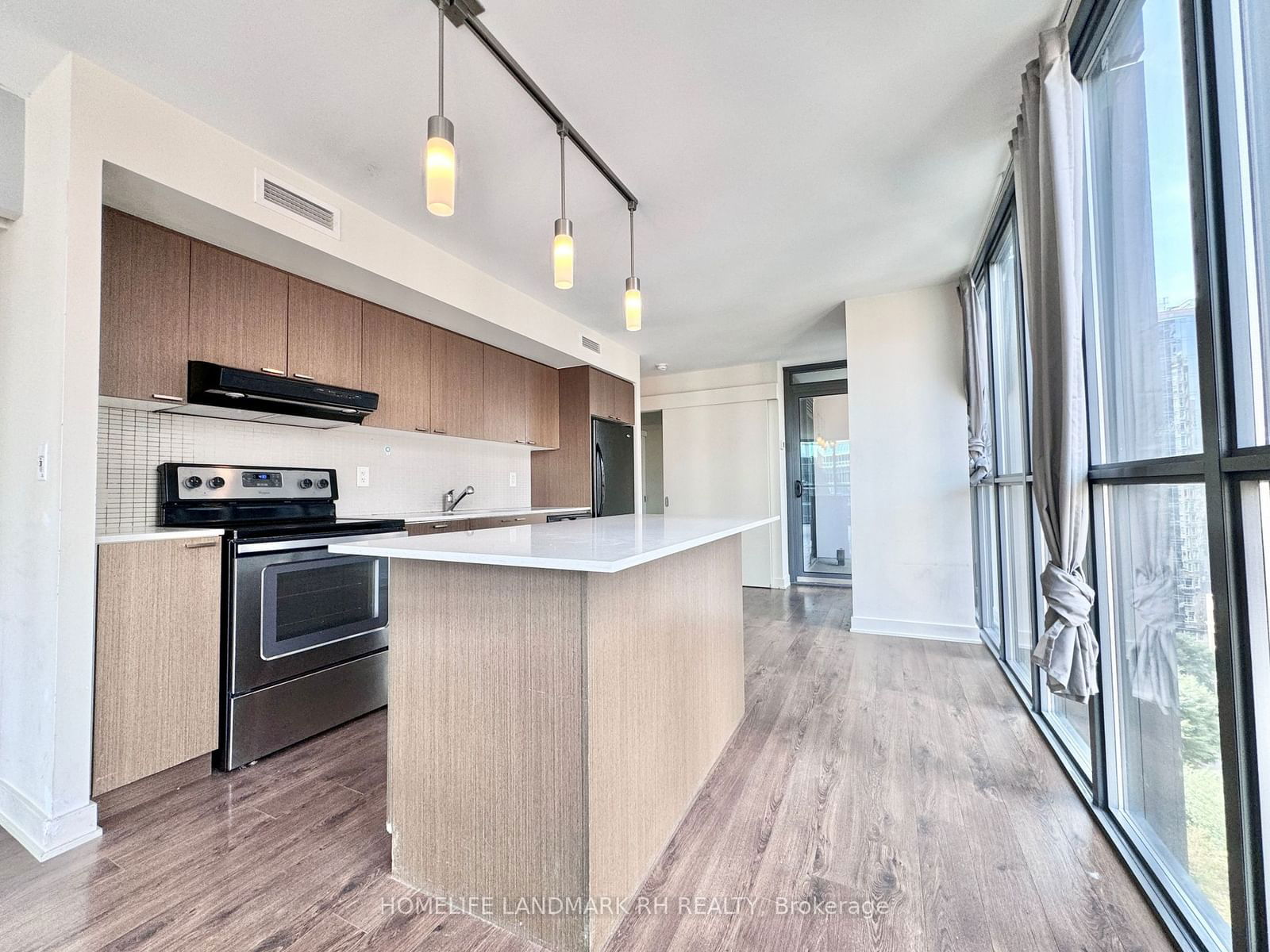 110 Charles St E, unit 1308 for rent