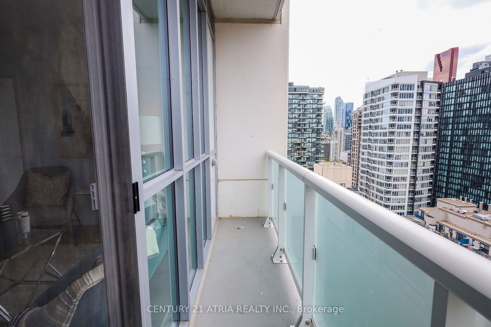 77 Mutual St, unit 2105 for rent