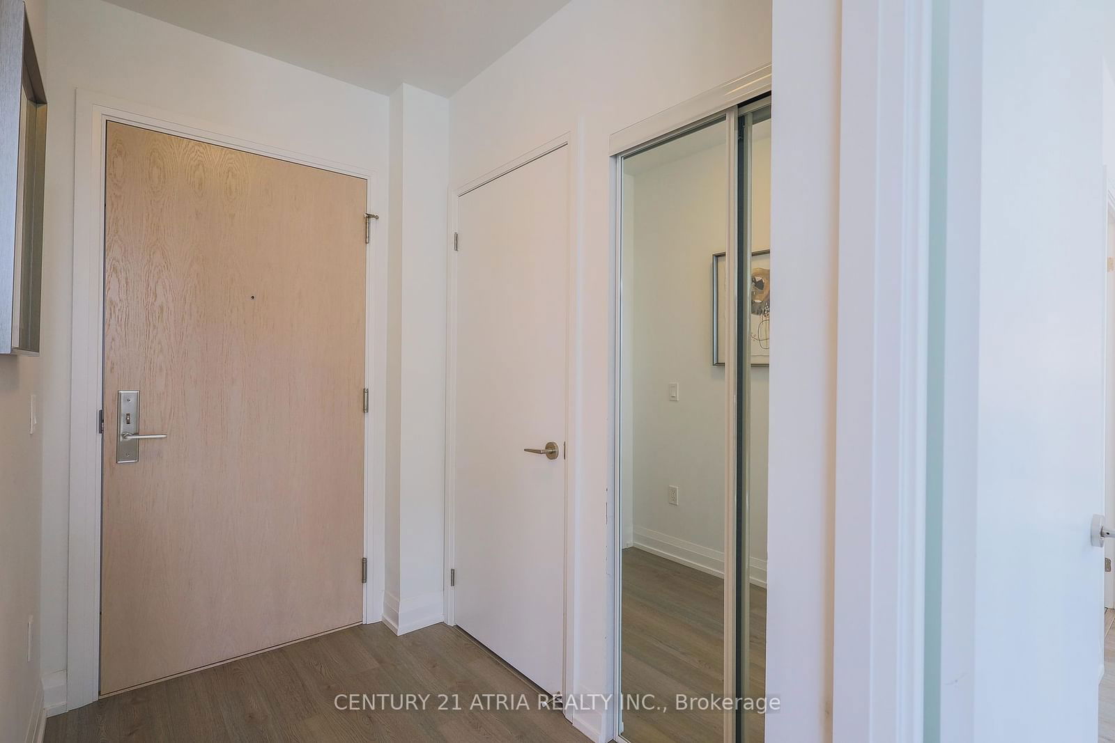 77 Mutual St, unit 2105 for rent