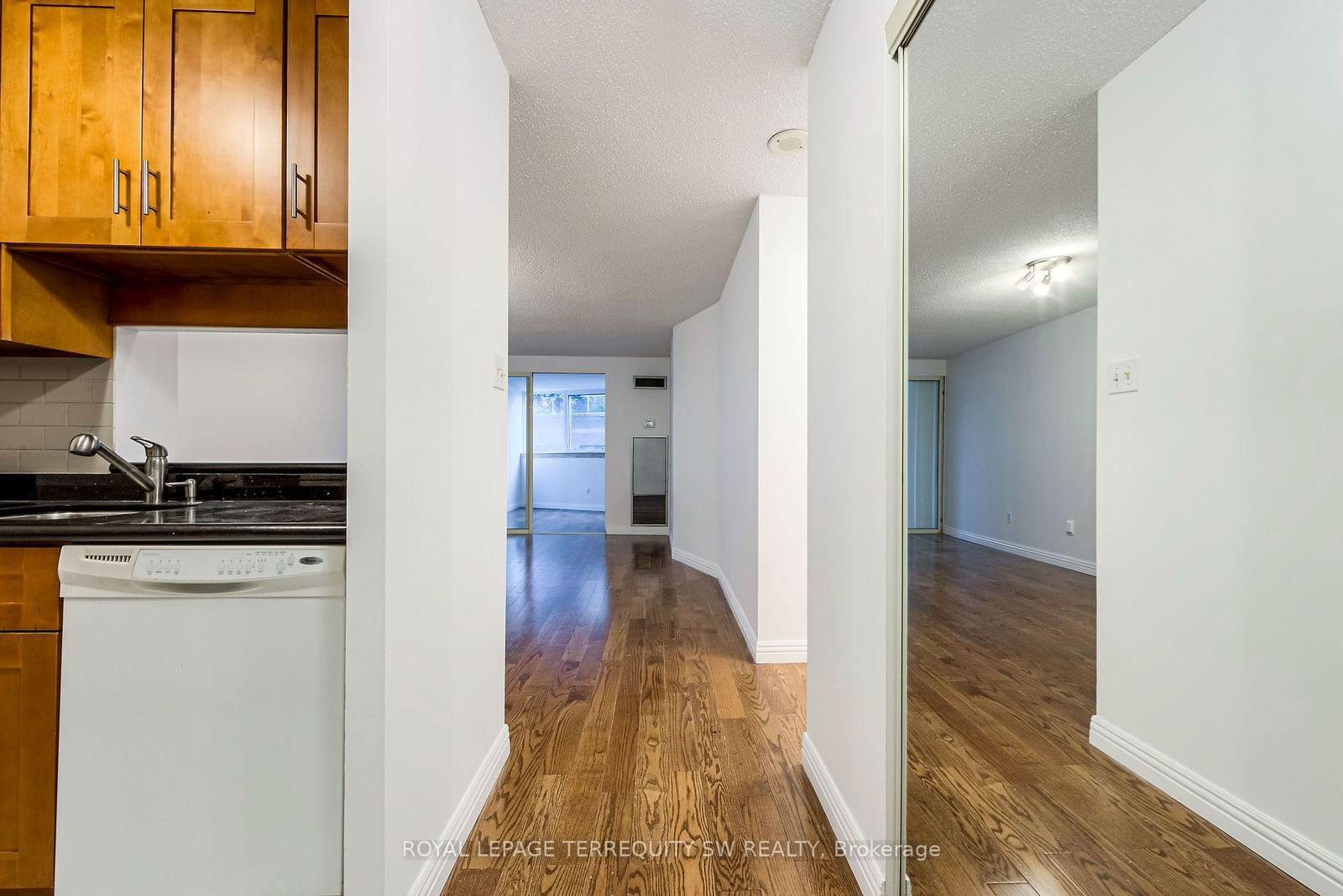 1055 Bay St, unit 407 for sale