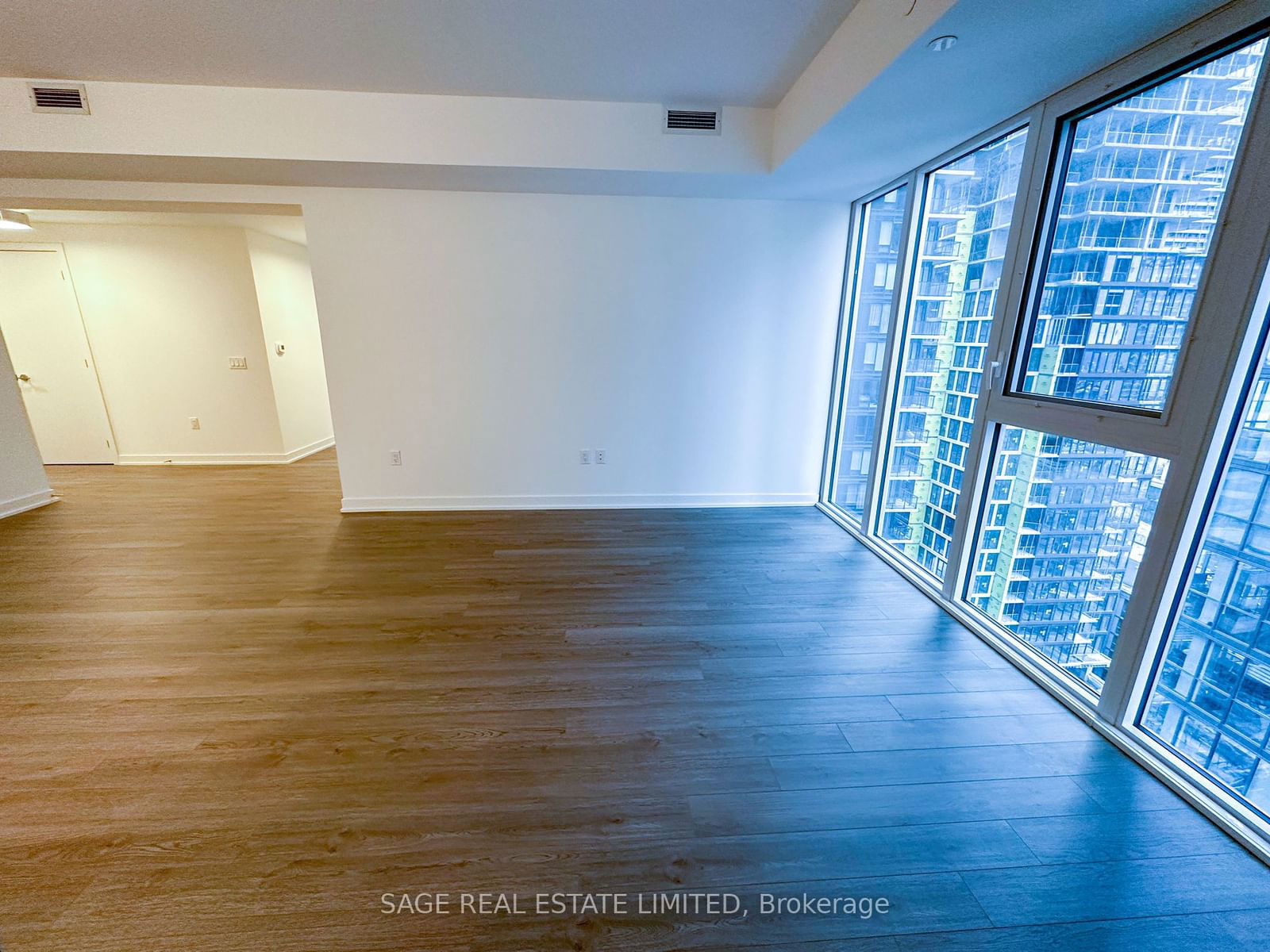 357 King St W, unit 3309 for rent