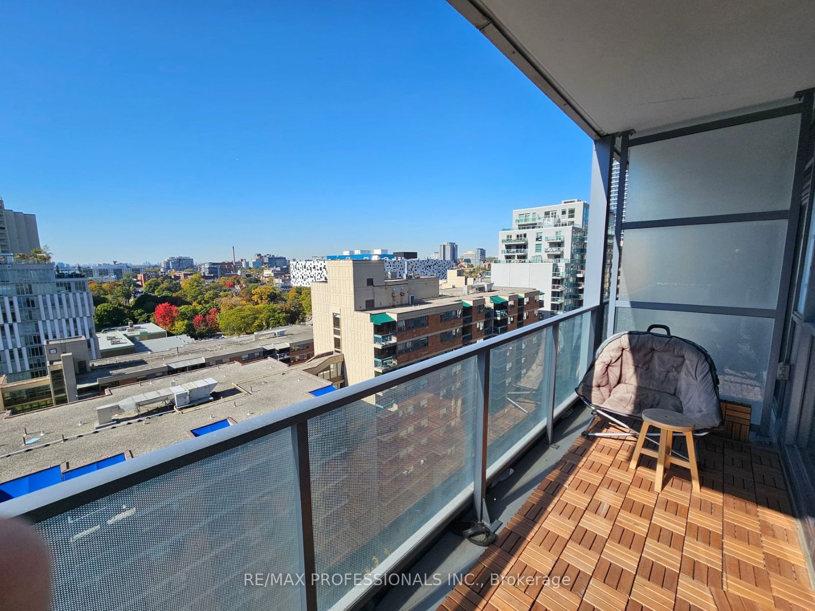 210 Simcoe St, unit 1304 for rent