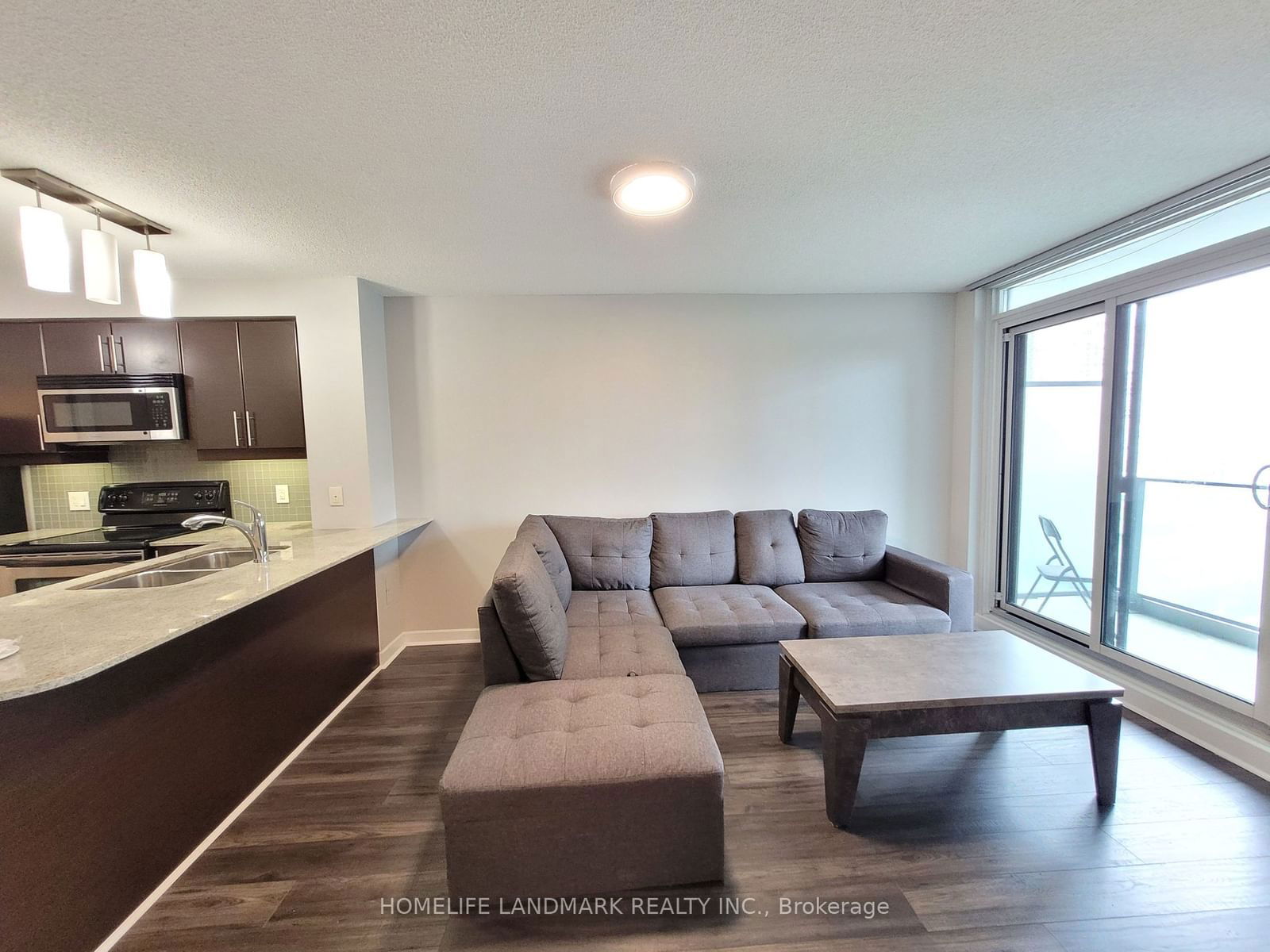 18 Harbour St, unit 1207 for rent