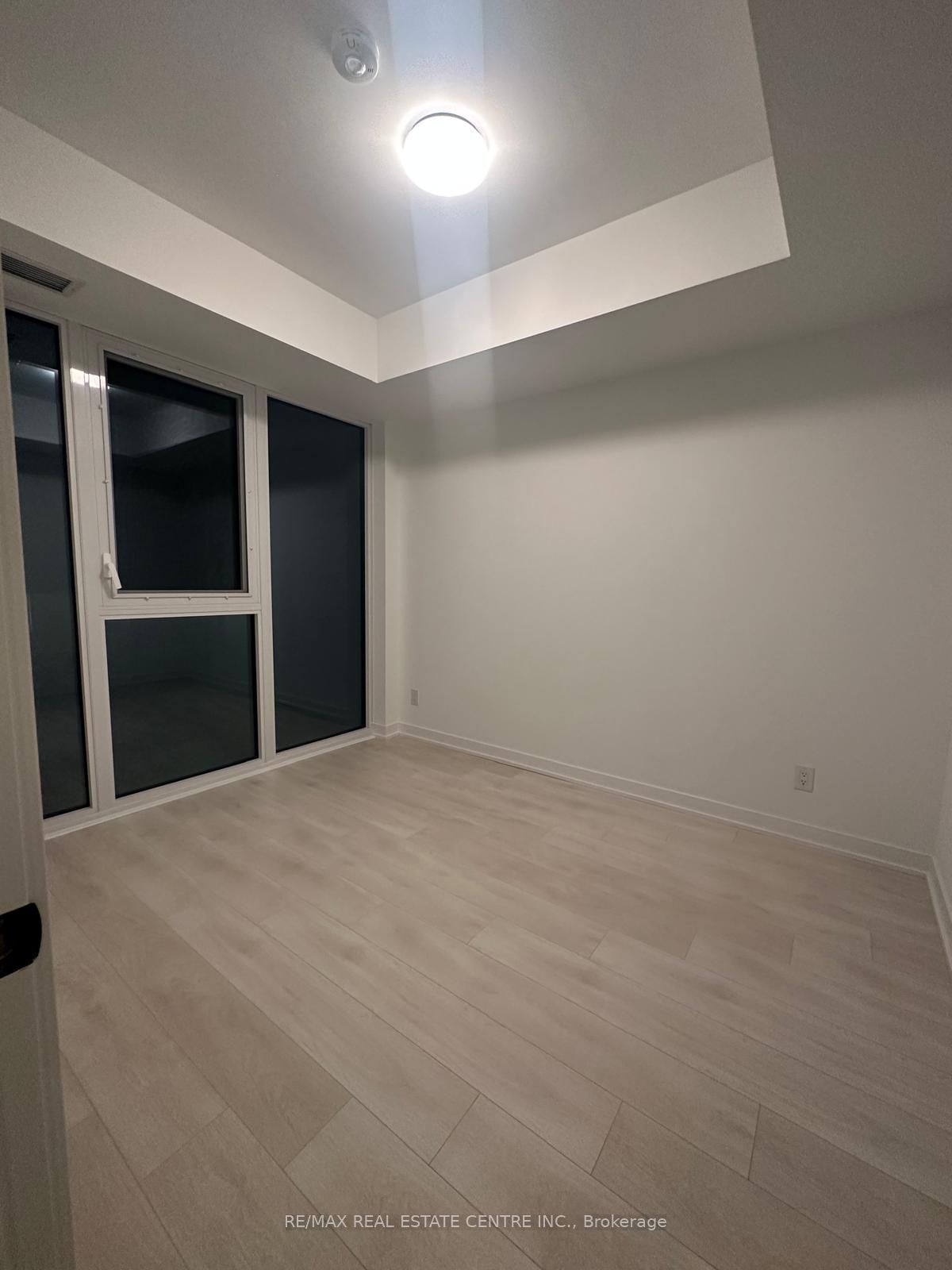 5 Defries St, unit 526 for rent