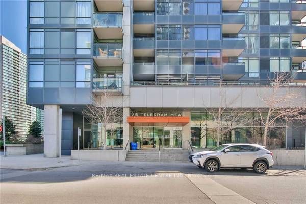 25 TELEGRAM Mews, unit 3210 for rent