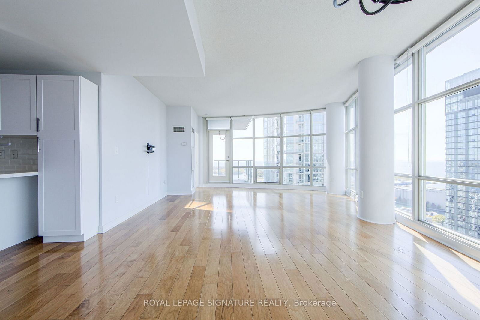 10 Navy Wharf Crt, unit 4509 for rent