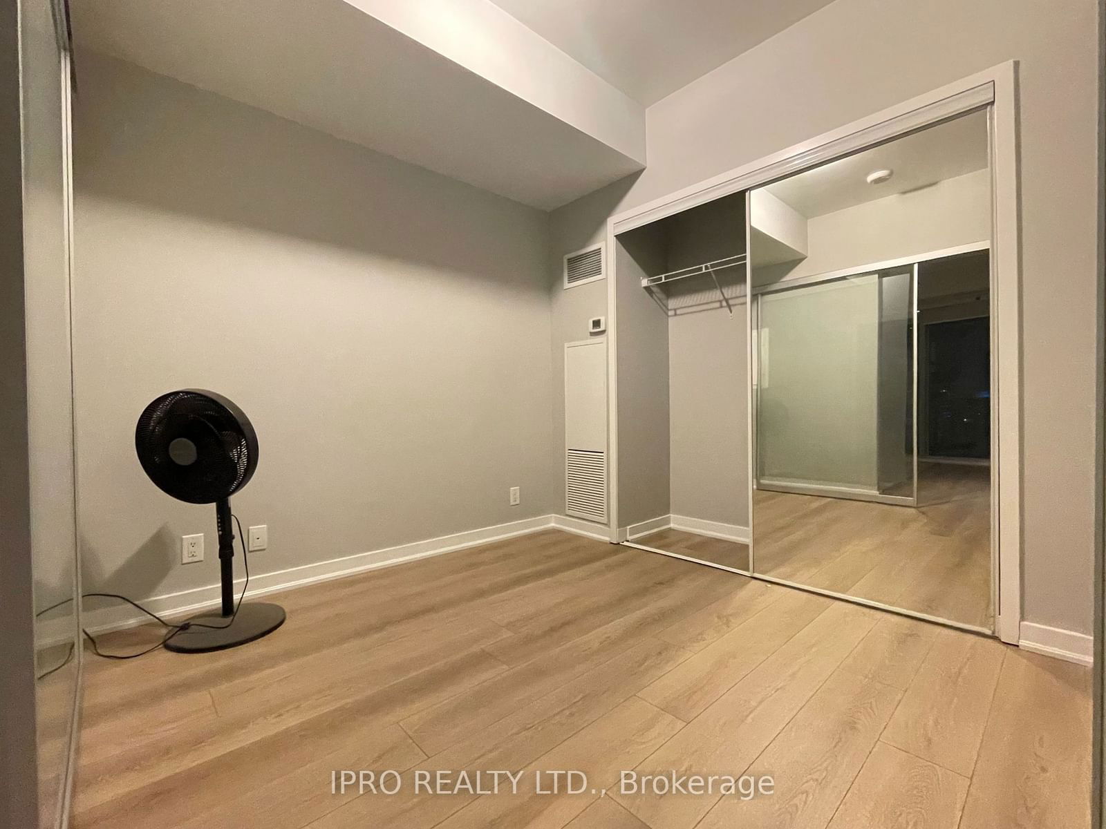 14 York St, unit 3606 for rent