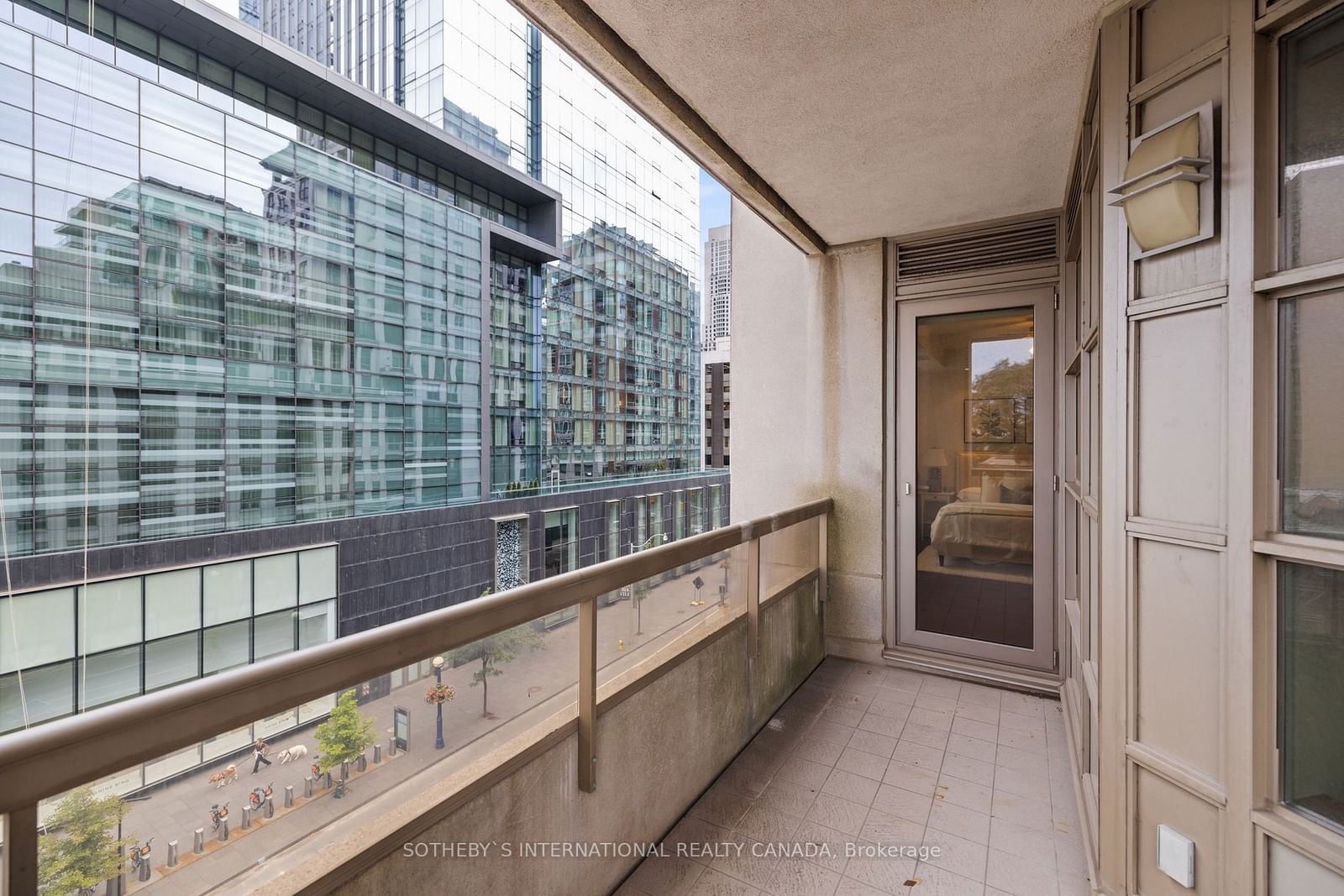 68 Yorkville Ave, unit 505 for rent