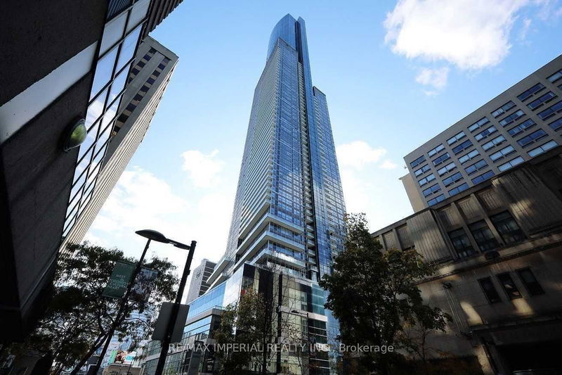 386 Yonge St, unit 722 for rent