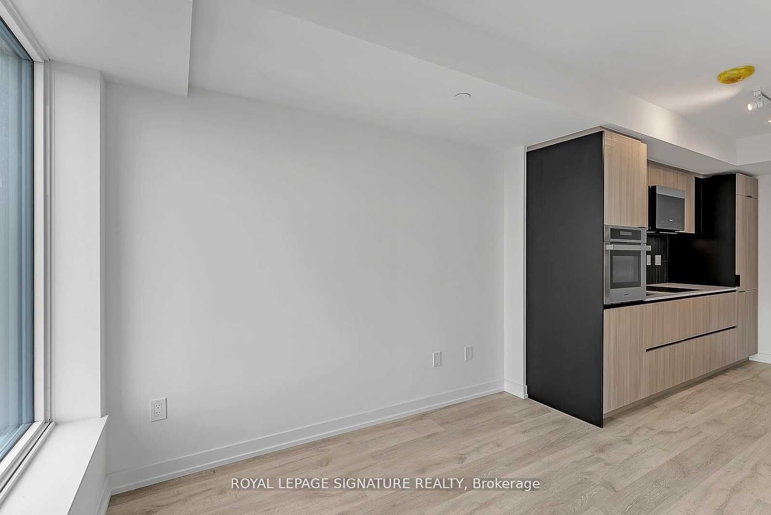 2 Augusta Ave, unit 908 for rent