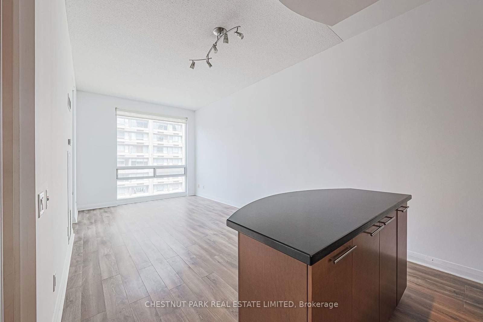 1121 Bay St, unit 1904 for rent