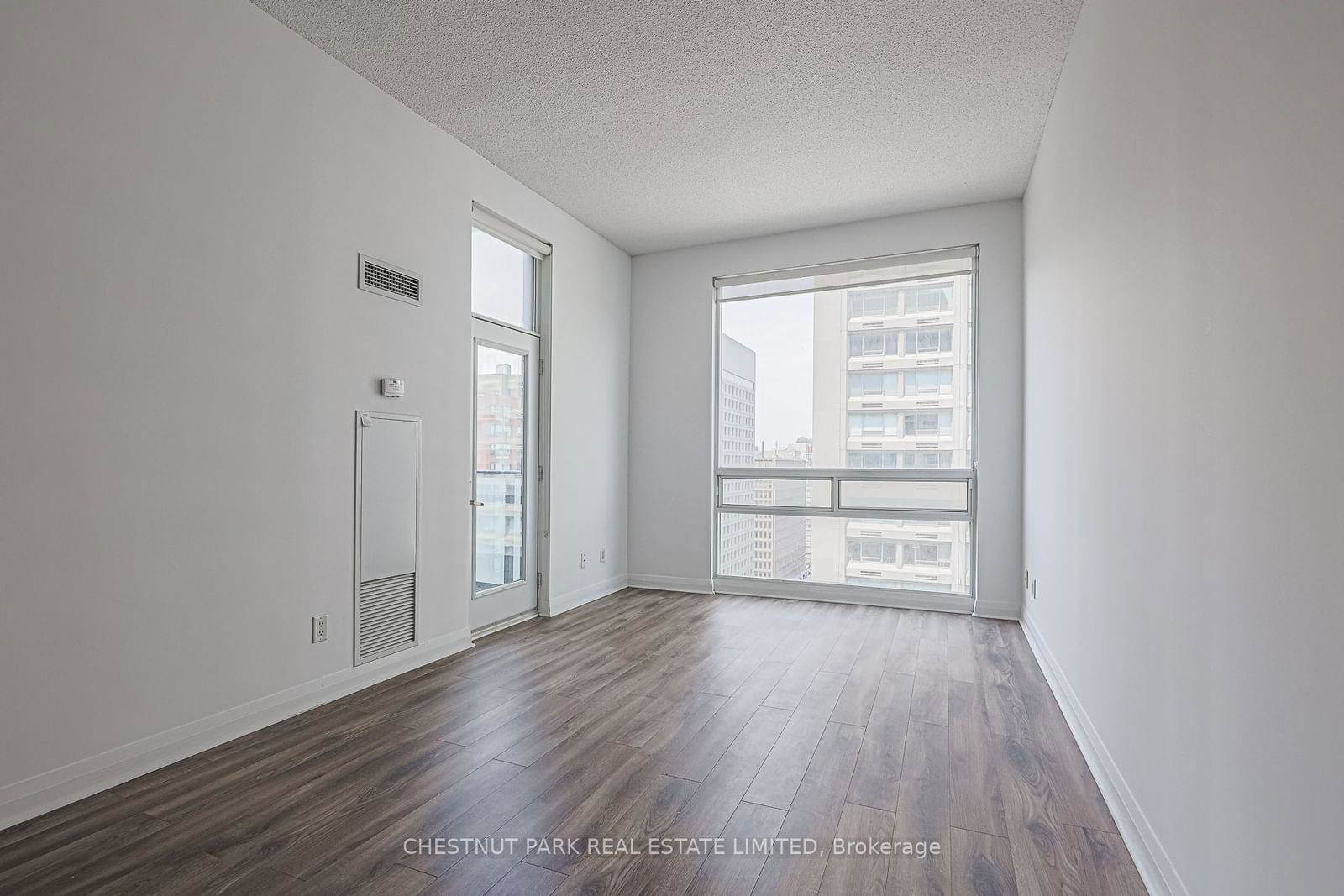 1121 Bay St, unit 1904 for rent