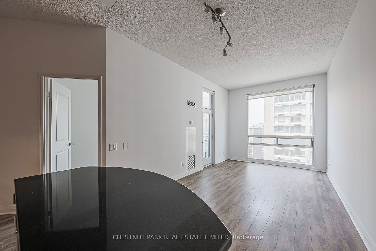 1121 Bay St, unit 1904 for rent