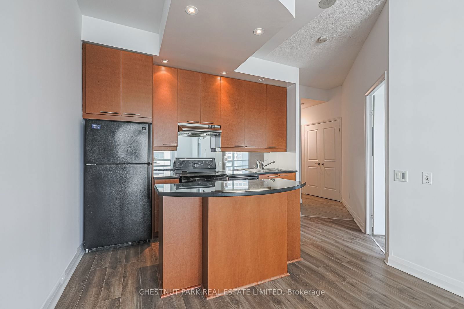 1121 Bay St, unit 1904 for rent