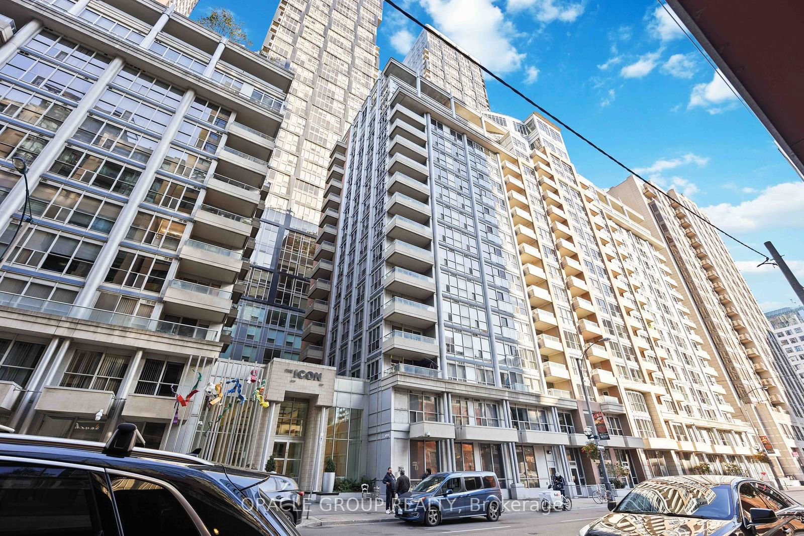 250 Wellington St W, unit 1034 for sale