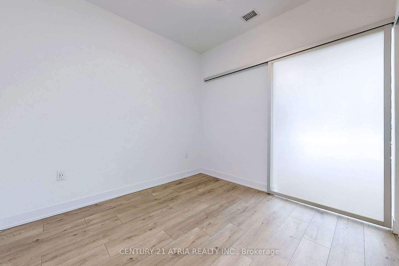 585 Bloor St E, unit 420 for rent