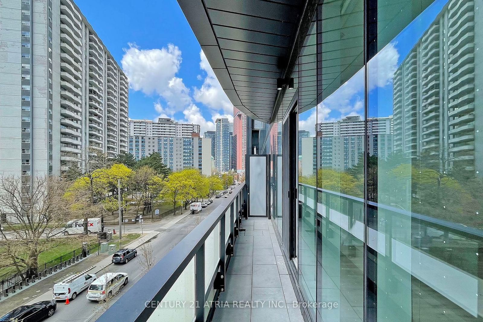 585 Bloor St E, unit 420 for rent