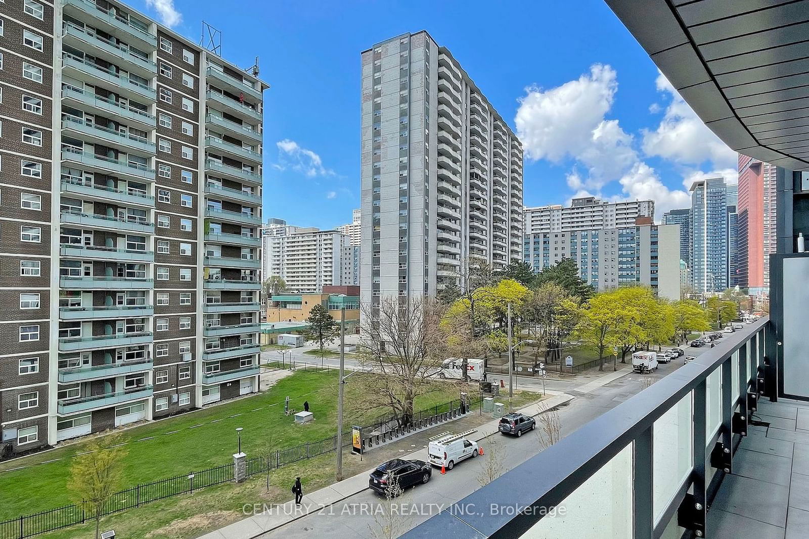 585 Bloor St E, unit 420 for rent