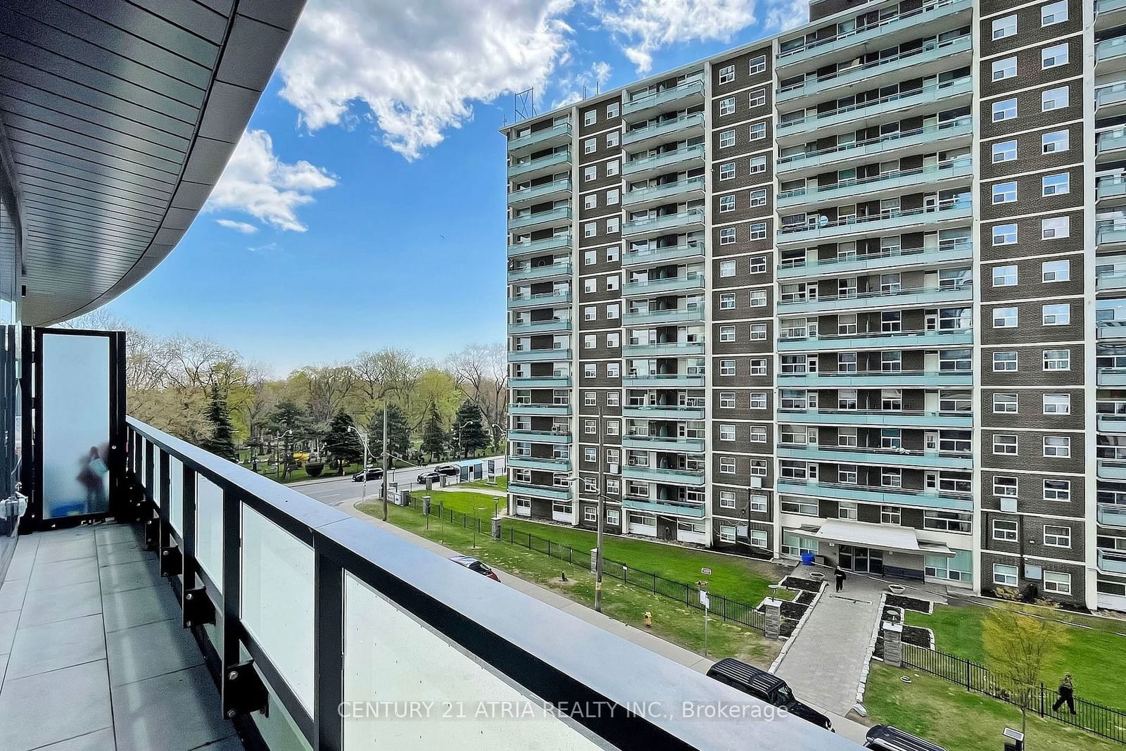 585 Bloor St E, unit 420 for rent