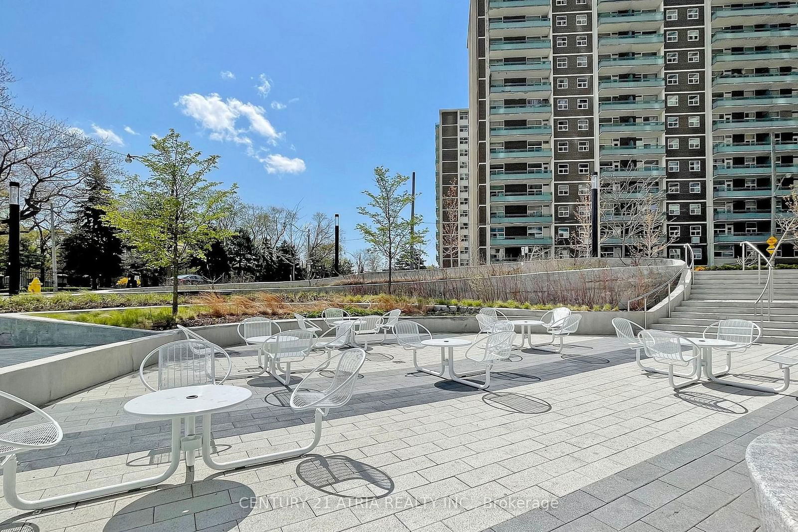 585 Bloor St E, unit 420 for rent