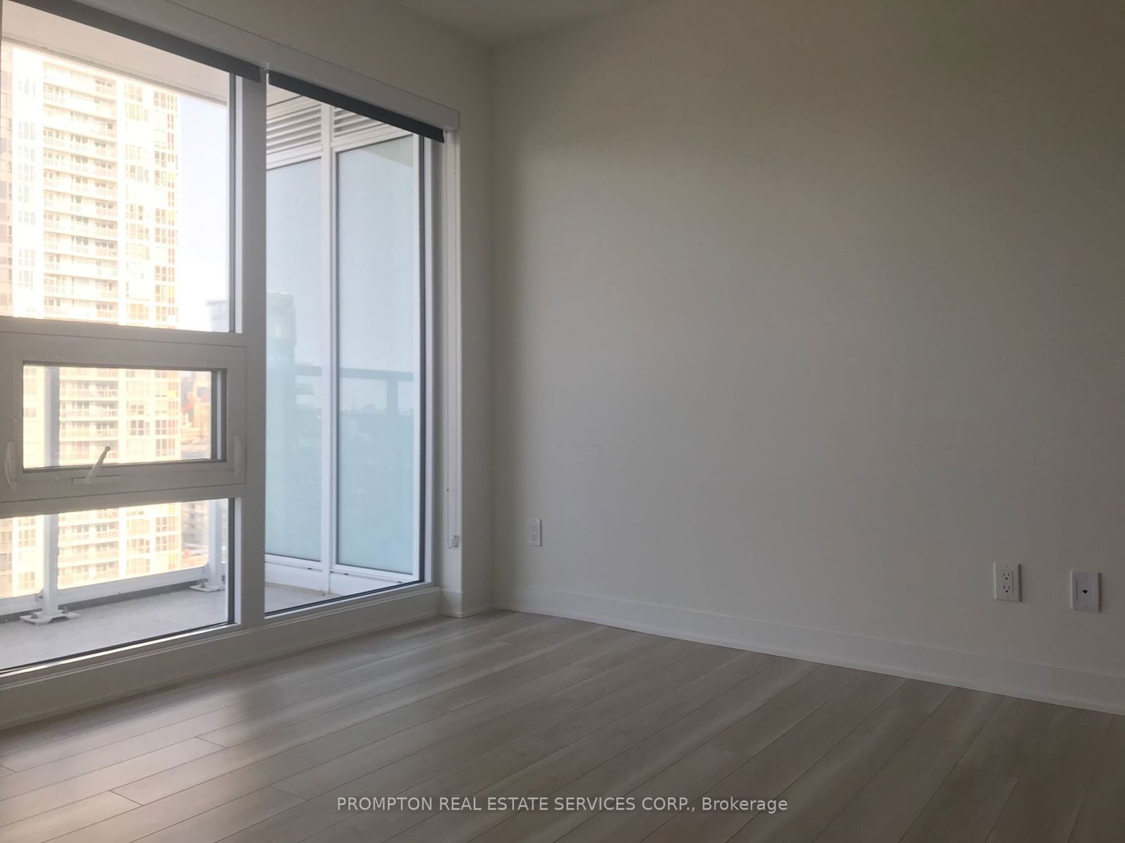 17 Bathurst St, unit 2009 for rent