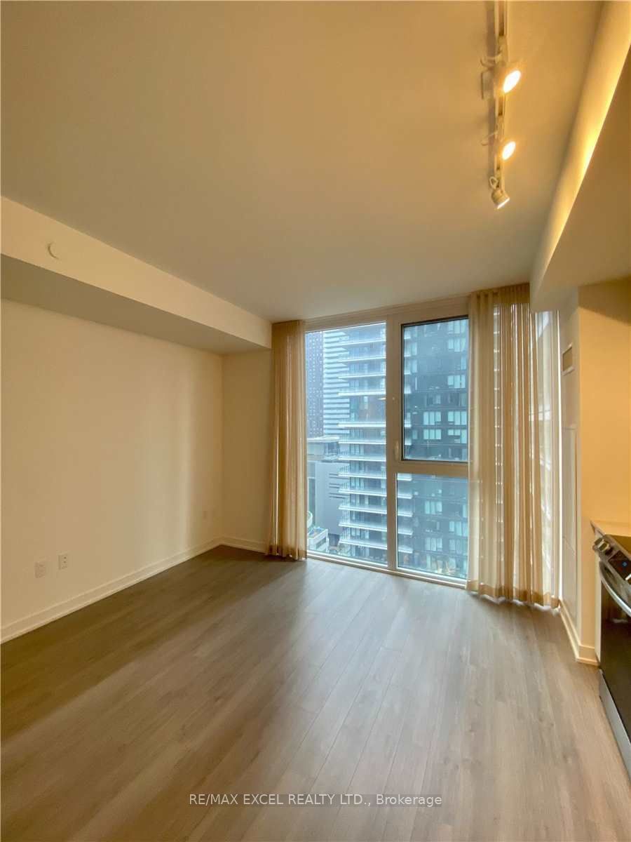 357 King St W, unit 1407 for rent