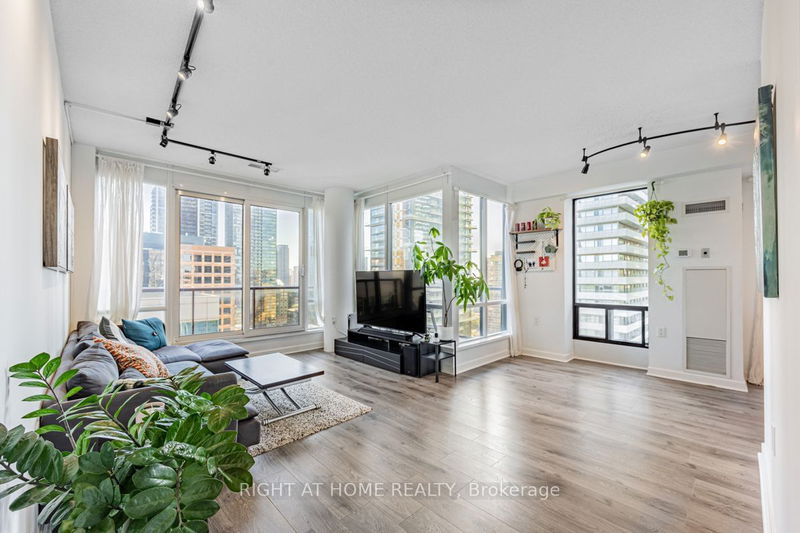 85 Bloor St E, unit PH 6 for sale