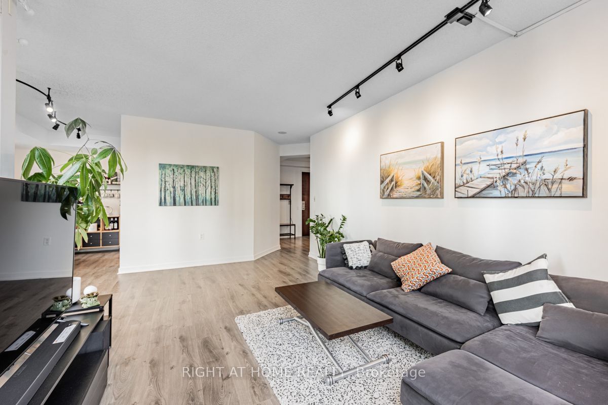 85 Bloor St E, unit PH 6 for sale