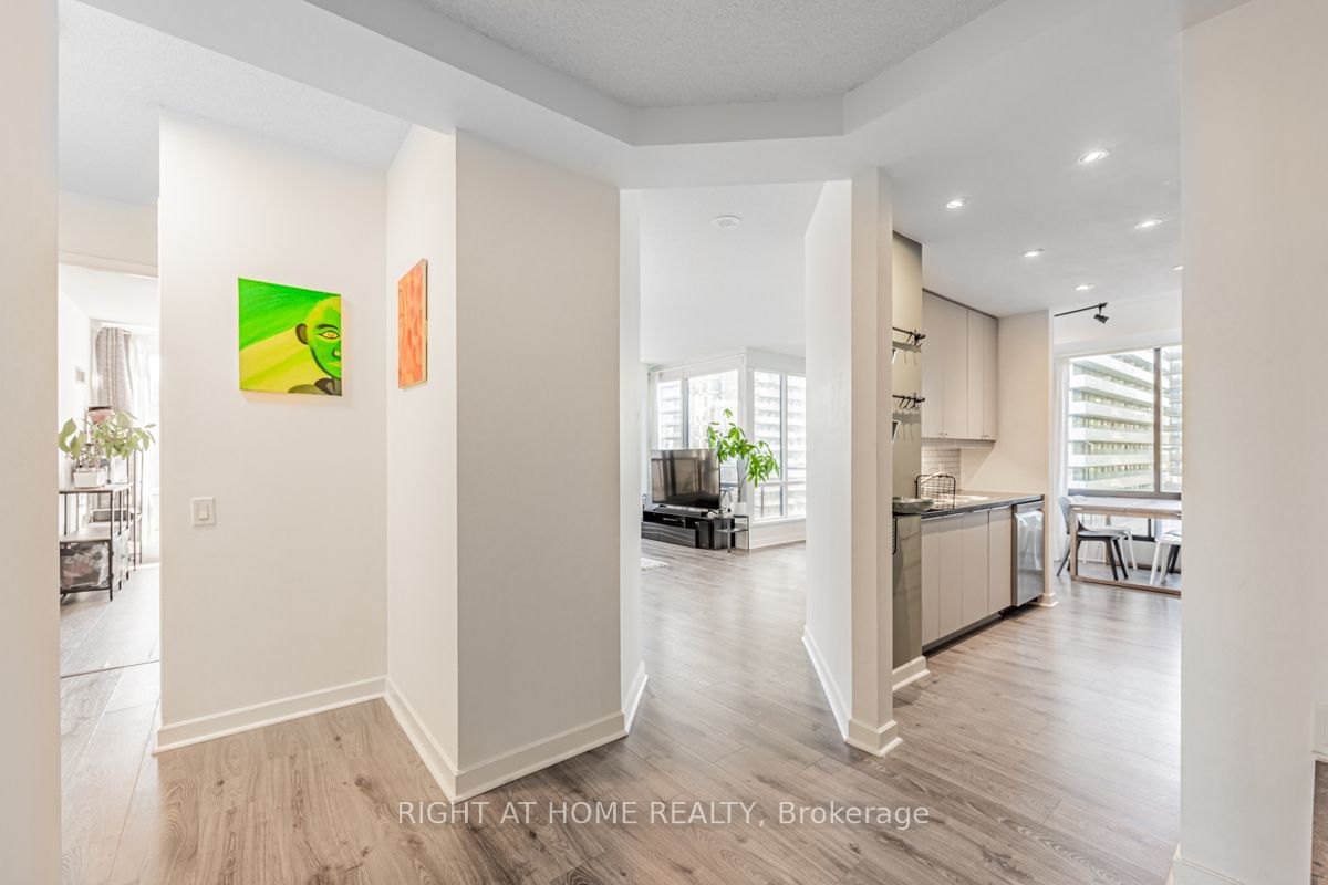 85 Bloor St E, unit PH 6 for sale