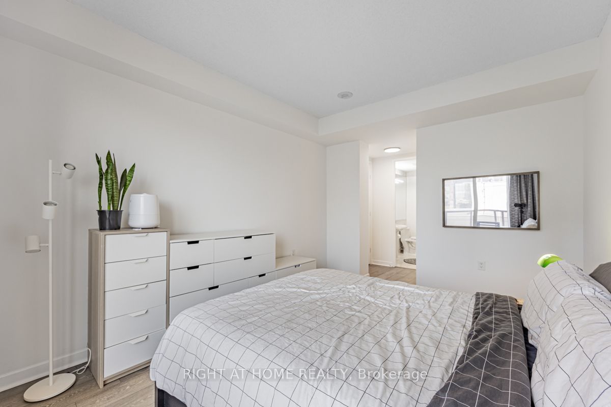 85 Bloor St E, unit PH 6 for sale