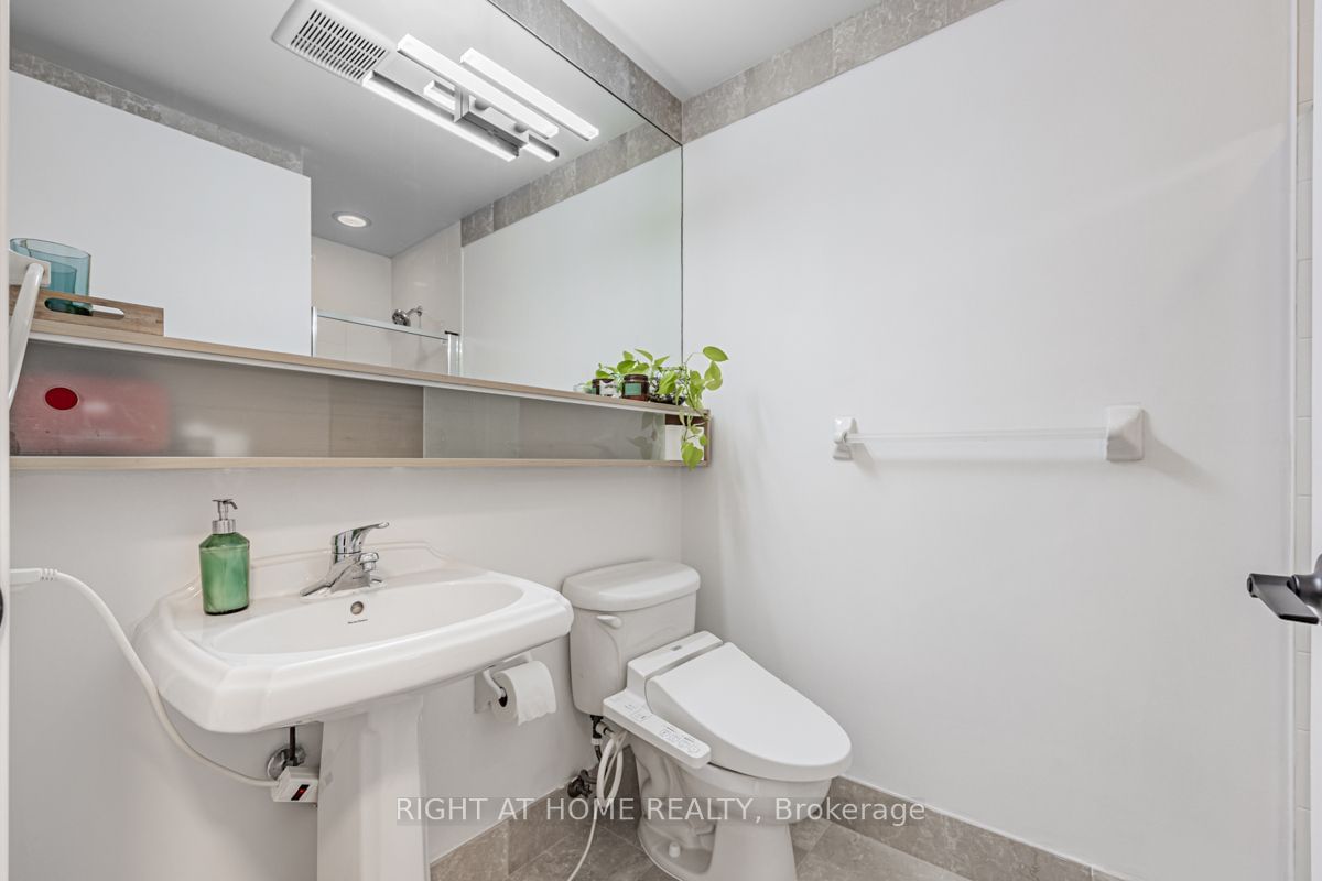 85 Bloor St E, unit PH 6 for sale