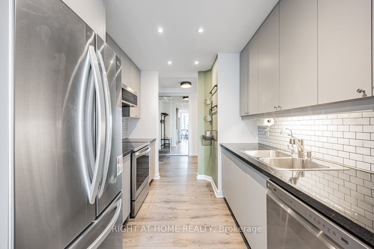 85 Bloor St E, unit PH 6 for sale