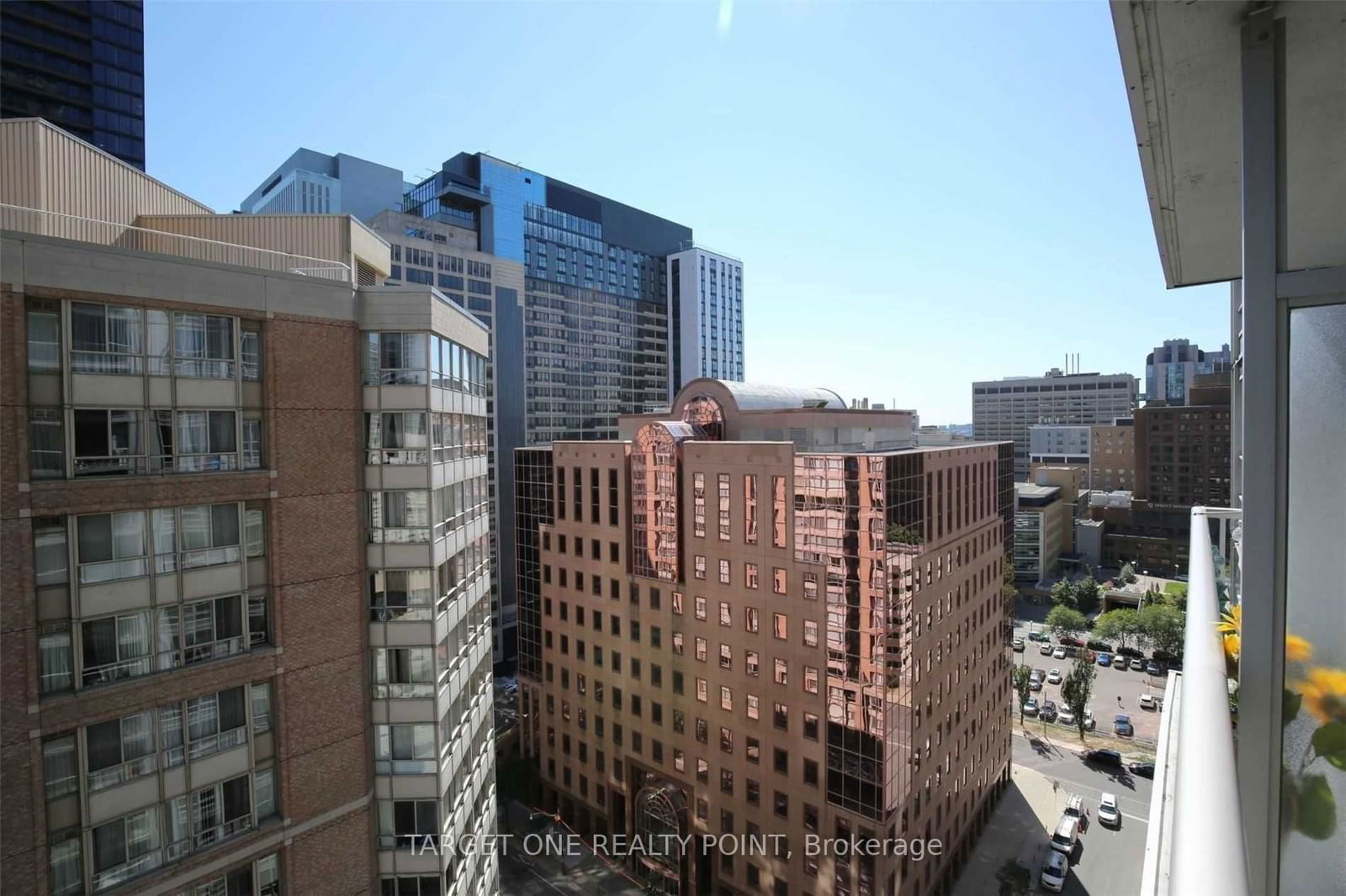 761 Bay St, unit 1707 for rent