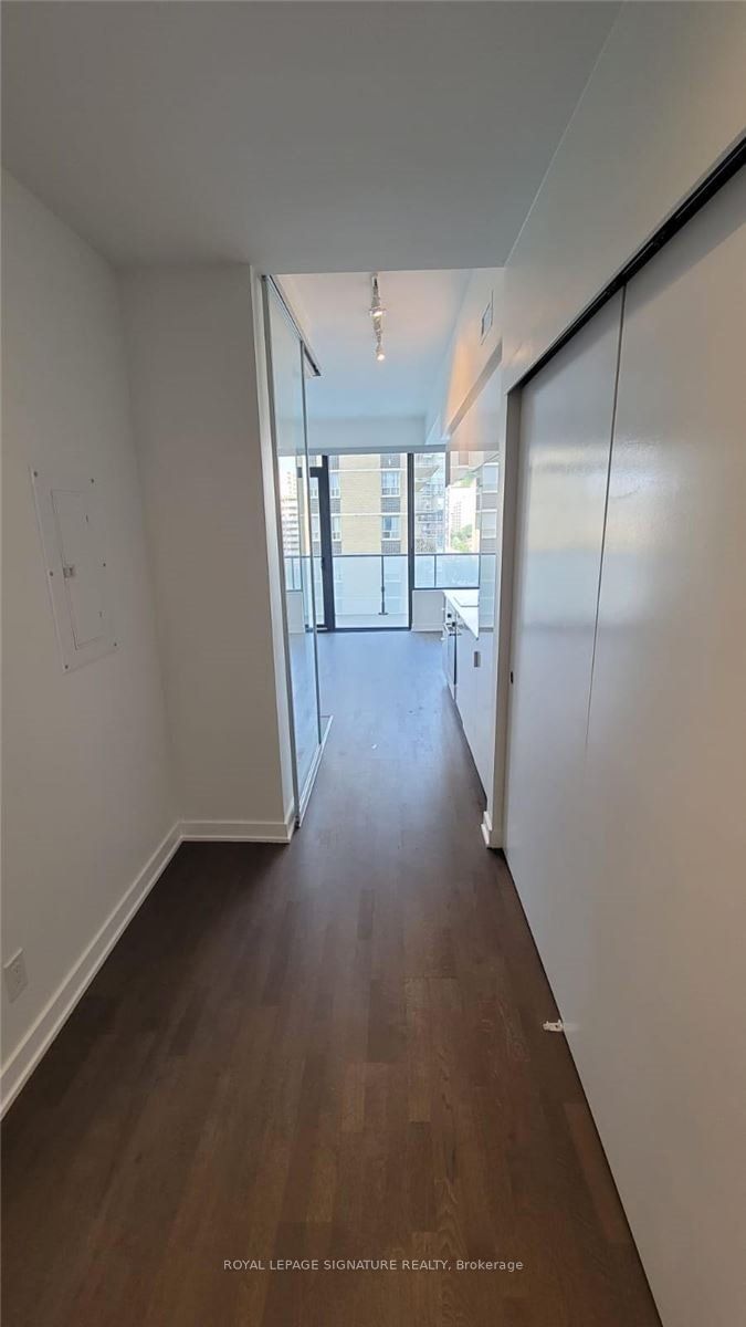 185 Roehampton Ave, unit 610 for rent