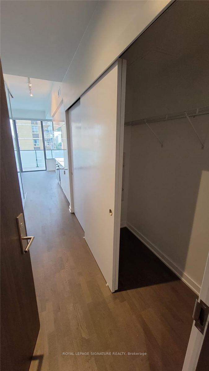 185 Roehampton Ave, unit 610 for rent