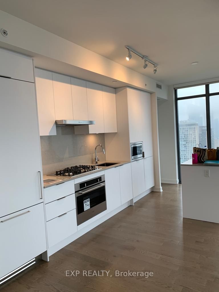 20 Lombard St, unit 4011 for sale