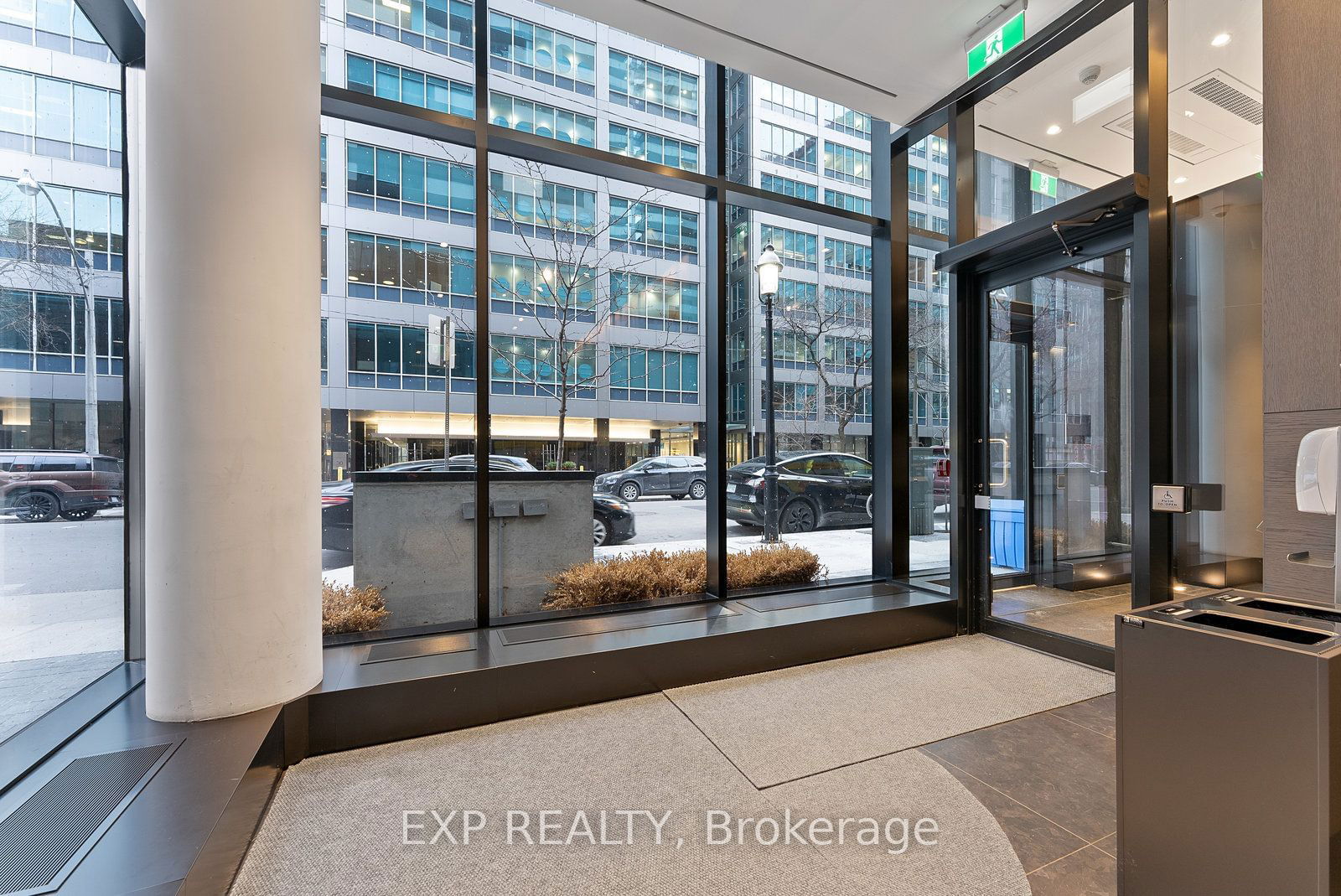 20 Lombard St, unit 4011 for sale