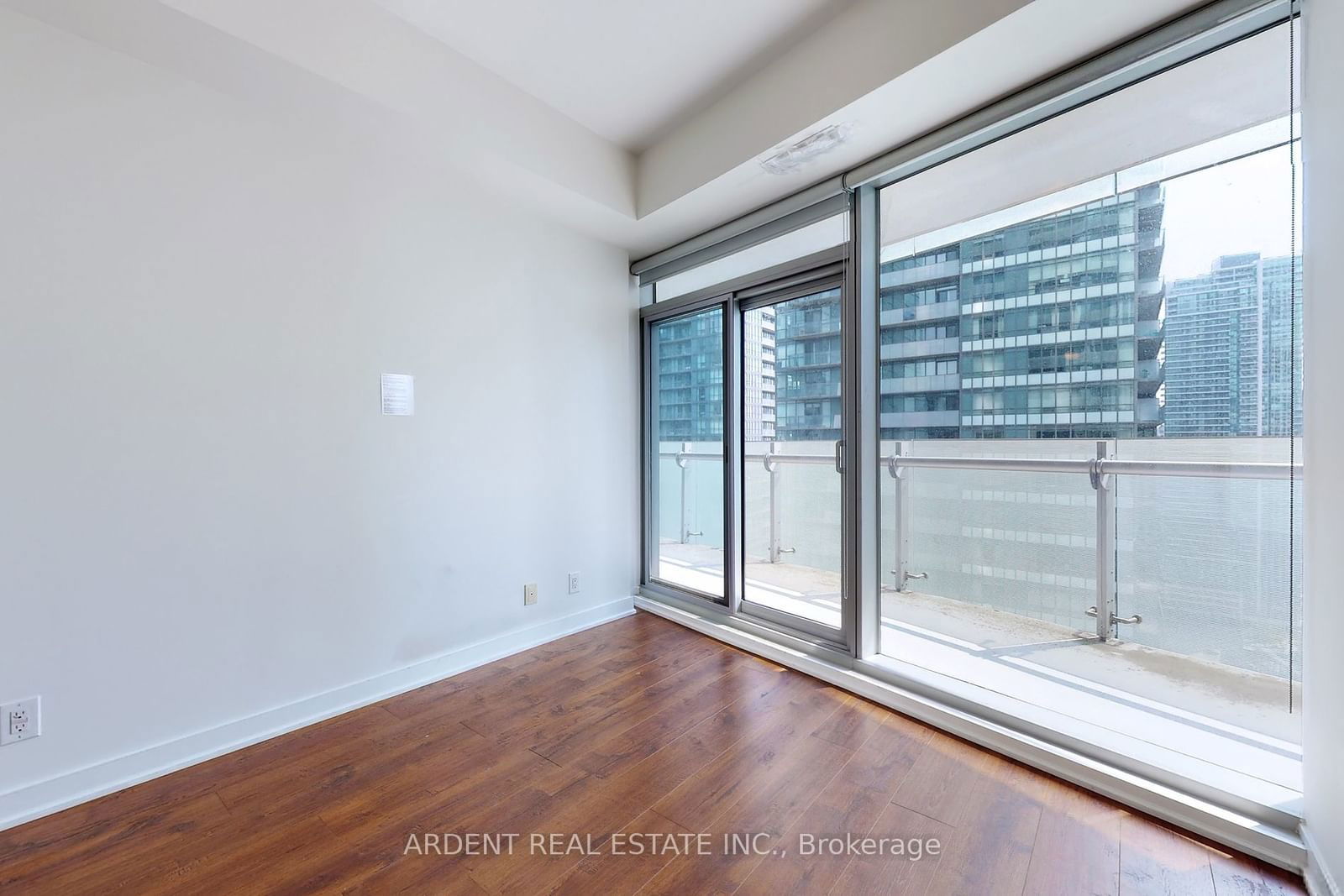 14 York St, unit 2401 for rent