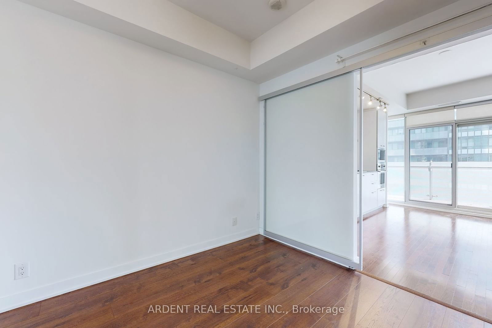 14 York St, unit 2401 for rent