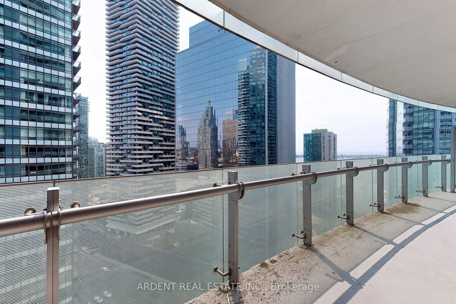 14 York St, unit 2401 for rent